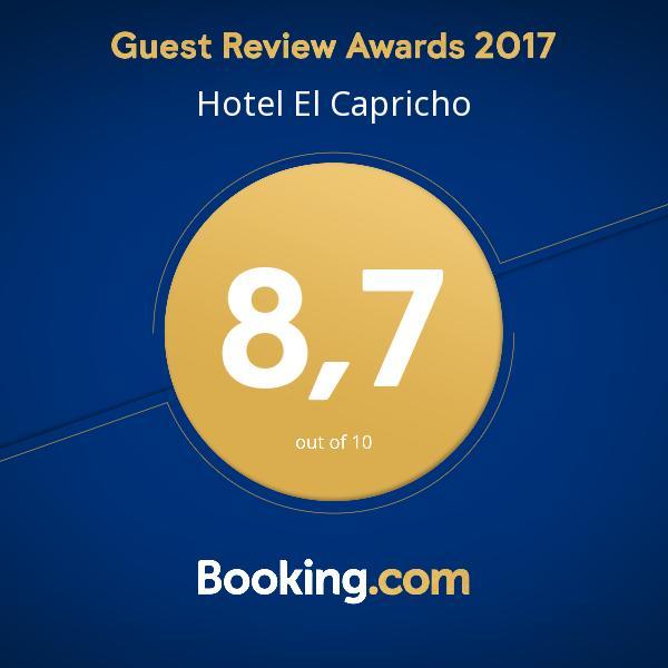 Hotel El Capricho Вильянуэва-дель-Трабуко Экстерьер фото